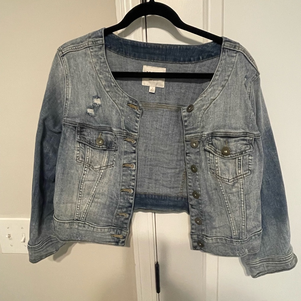 Torrid cropped Jean jacket size 1